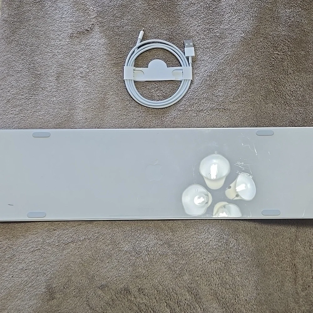 Apple Silver Wireless Keyboard with White Keys